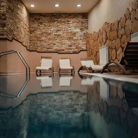 Private In Royal Park Apartament