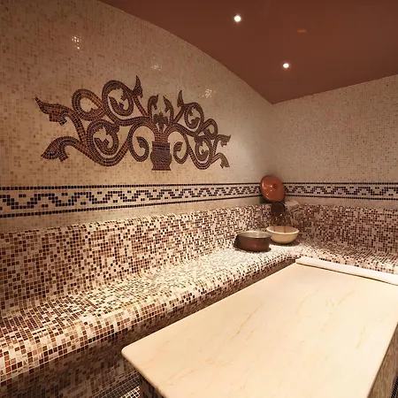 Private In Royal Park Apartment