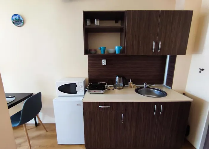 Private In Royal Park *